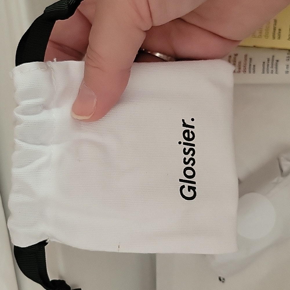 ▪︎☆ Glossier Banana Pudding Balm Dotcom & Banana Key Chain~ Balm Holder - Picture 5 of 7